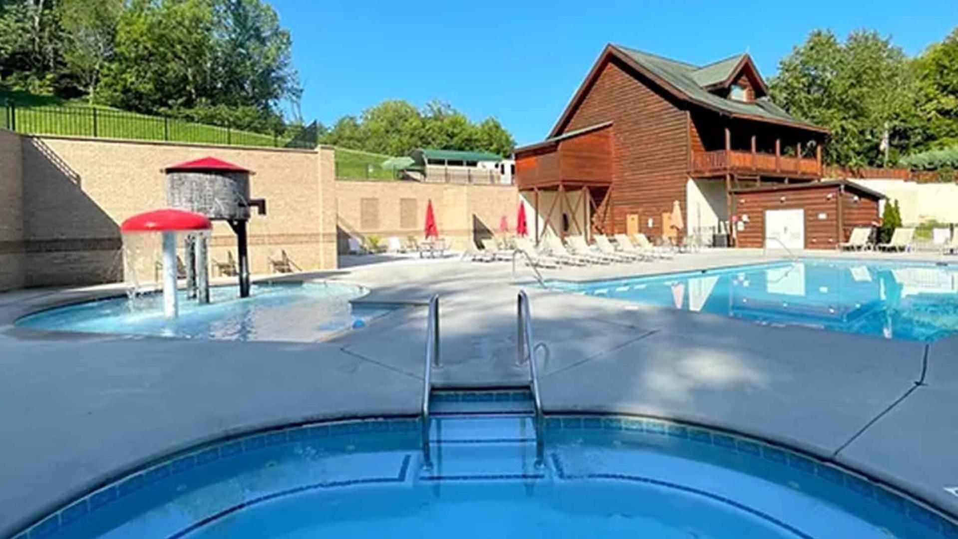 Villa New Majestic 5 Star Amazing View, Pool, Hot Tub! Pigeon Forge Esterno foto